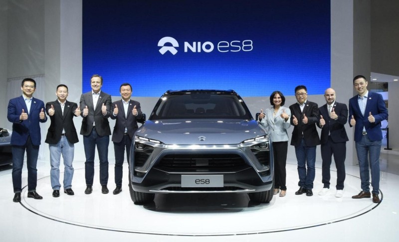William Li (first on the right) and the NIO team
