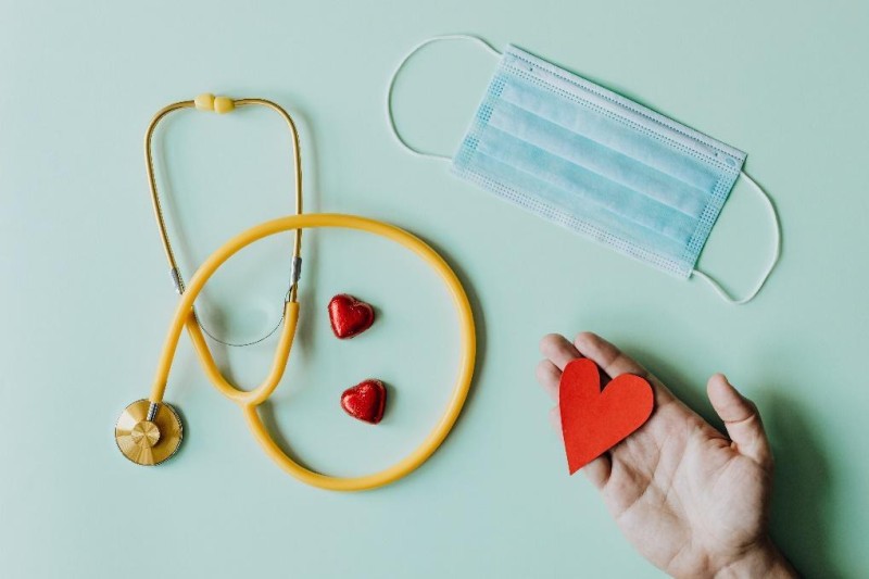 Photo by Karolina Grabowska: https://www.pexels.com/photo/medical-stethoscope-and-mask-composed-with-red-foiled-chocolate-hearts-4386466/