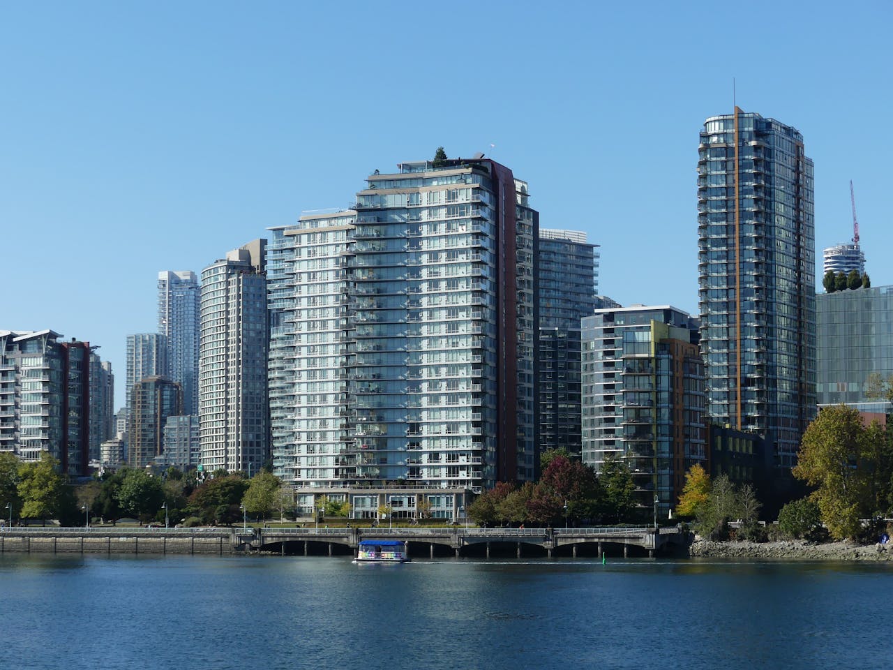 Curated visual reference: Visual Reference: The Resilience Of Luxury Waterfront Condos As An Inflation Hedge